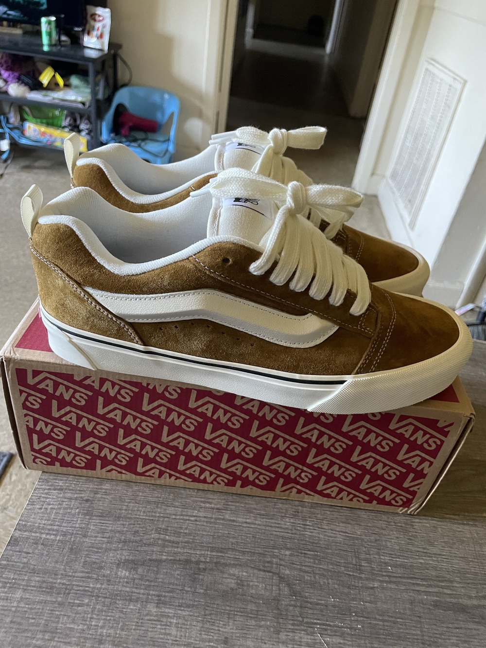 Vans Men's Old Skool Suede Sneakers - Brown/White